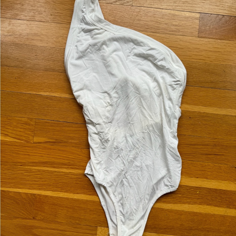 The Line by K white one-shoulder body suit SZ Small